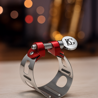 20250819 1021 Collier Musique En Gros Plan Remix 01k30pk74vfwsrvv1cx6cjbaw1